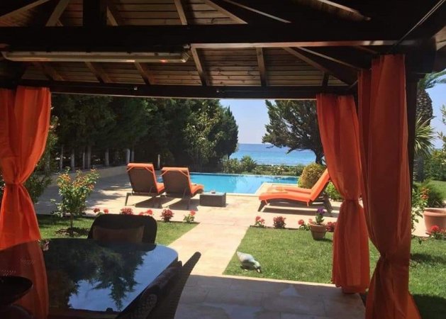 Beachfront Villa Olga — снимка 2