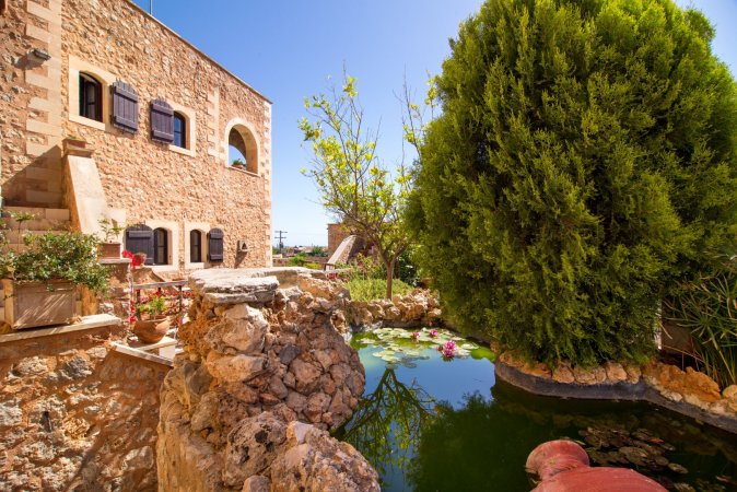 Purple villa Malotira — фотографија 1