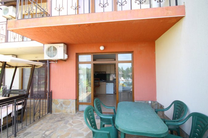 One bedroom ground floor apartment in Yalta — фотографија 4