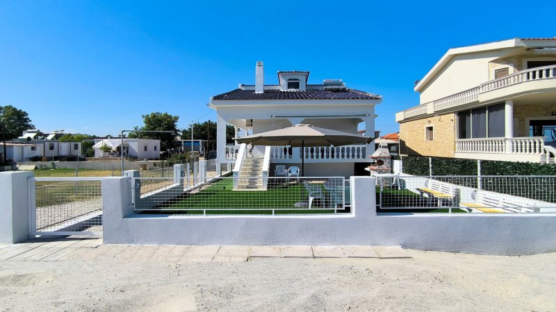 Thea Beach Villa — снимка 3