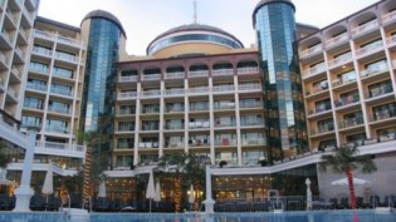 Отель Планета 4* — снимка 1