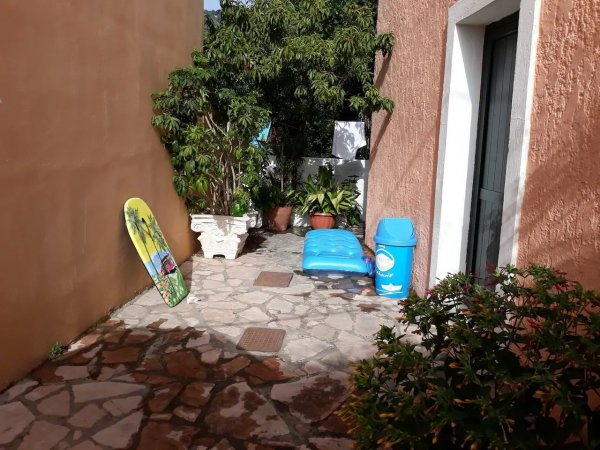 Cozy cottage 100m from Beach. — снимка 6