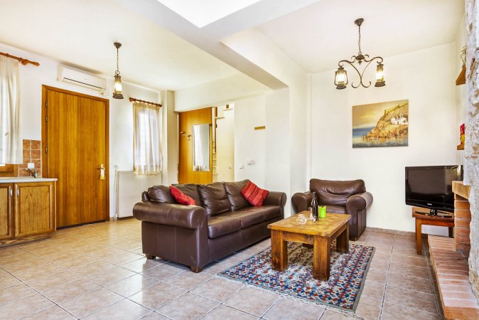 Aphrodite Villa [Akritas Ef Zin Villas & Suites] — снимка 4