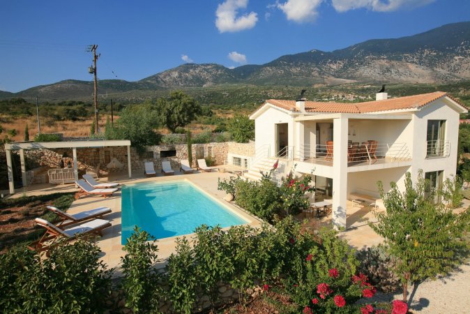 Ideales Resort Grand 4 bedroom villa Linatela — снимка 1