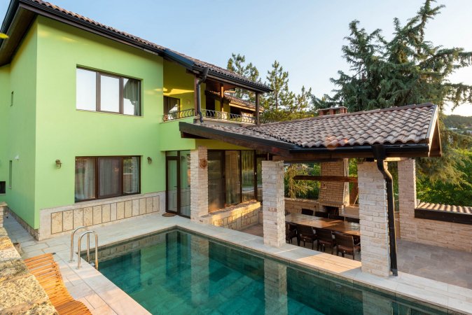 *Villa Apple* 3 BR Luxury Villa PRV pool & BBQ — снимка 1