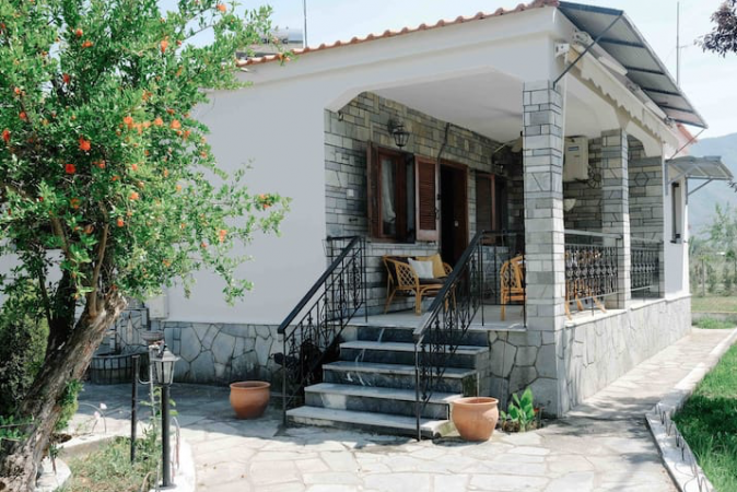 DEBBORAH'S VACATION HOUSE